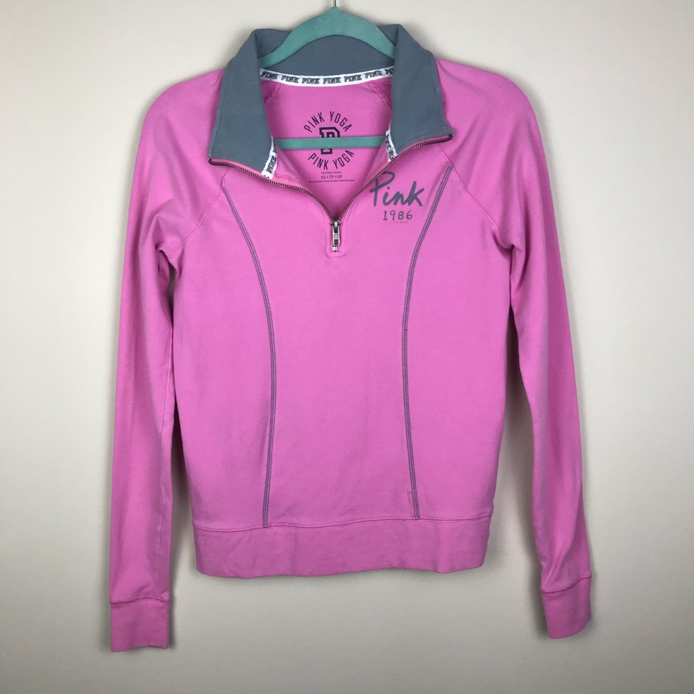 ⚡️3/$15⚡️ Victoria Secret Pink quarter zip